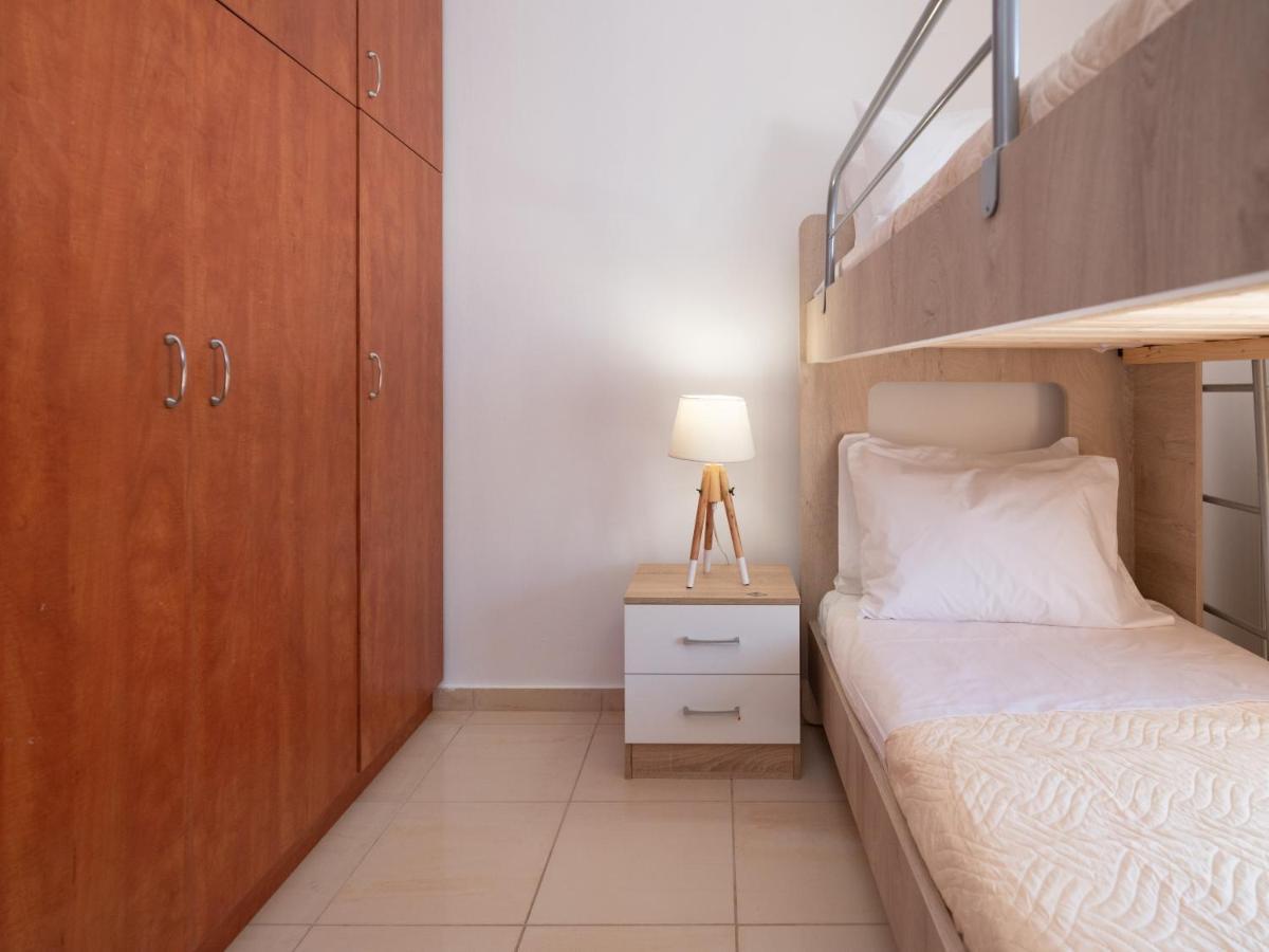 Grey House "By Checkin" Villa Картерос Екстериор снимка